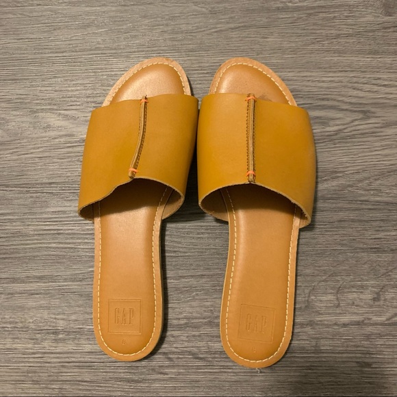 2/$30 Gap leather slide sandals - Picture 1 of 4